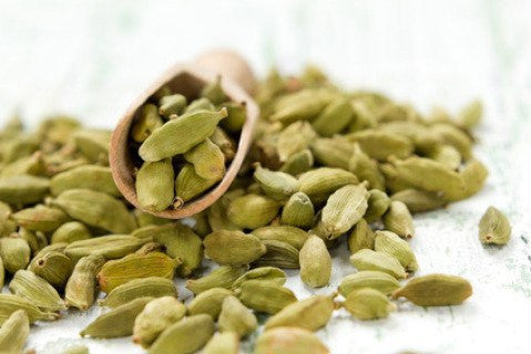 cardamom pods whole